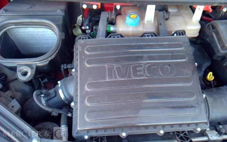 IVECO 35-120 BENNE SIMPLE CABINE COFFRE ROUGE EX-635-JW