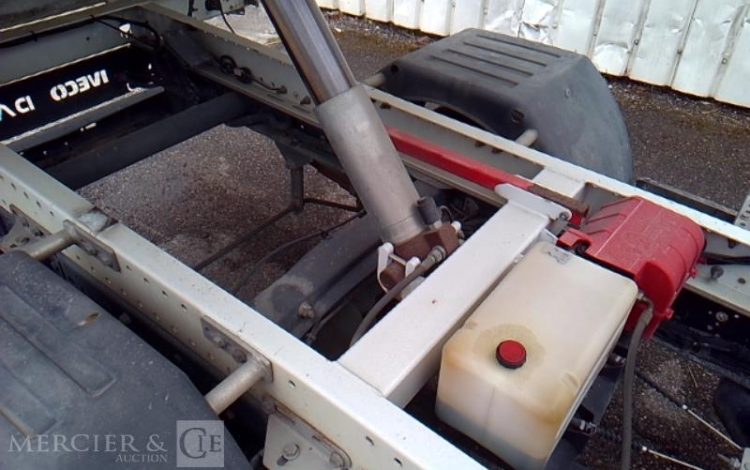 IVECO 35C14 BENNE SIMPLE CABINE COFFRE  FA-063-LQ