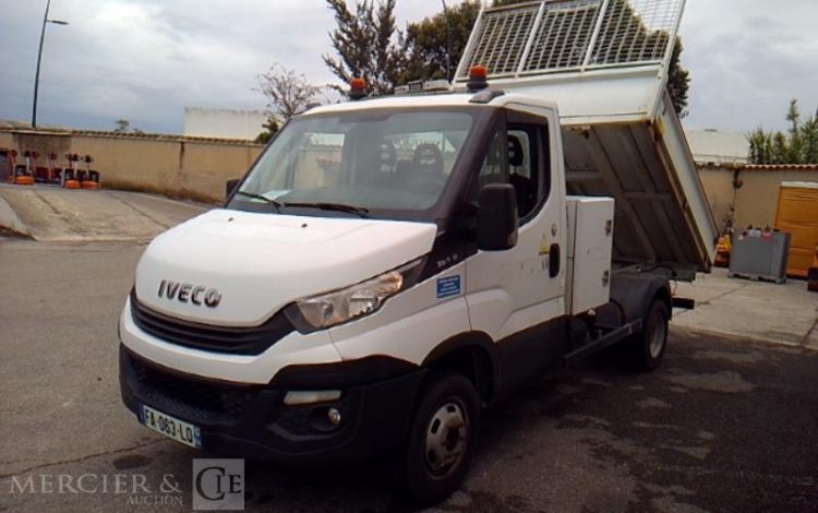 IVECO 35C14 BENNE SIMPLE CABINE COFFRE  FA-063-LQ