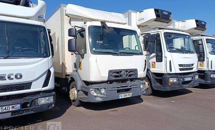 RENAULT PORTEUR D12 AVEC HAYON EN DESIGNATION – PTAC : 11,99 TONNES – DIESEL – 290210 KM BLANC FA-388-PD