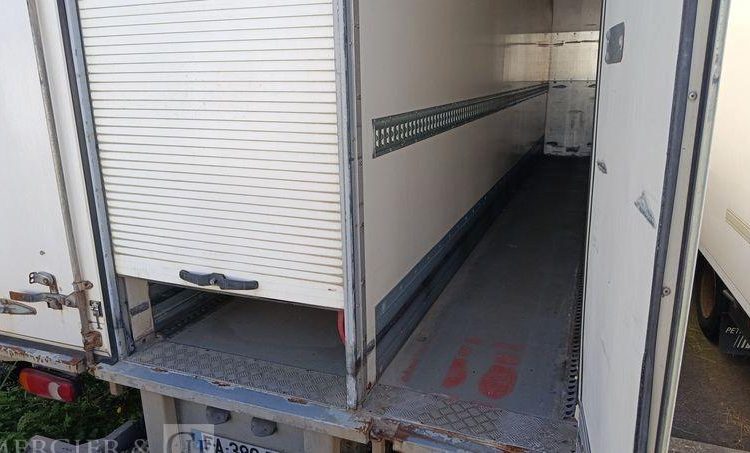 RENAULT PORTEUR D12 AVEC HAYON EN DESIGNATION – PTAC : 11,99 TONNES – DIESEL – 290210 KM BLANC FA-388-PD