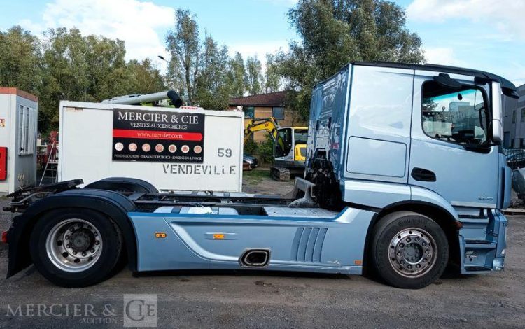 MERCEDES ACTROS 1846 PORTE VOITURE PTAC : 19 TONNES –  DIESEL – 533328 KMS – ANNEE 2018 VIOLET FA-410-WR