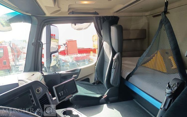 MERCEDES ACTROS 1846 PORTE VOITURE PTAC : 19 TONNES –  DIESEL – 533328 KMS – ANNEE 2018 VIOLET FA-410-WR