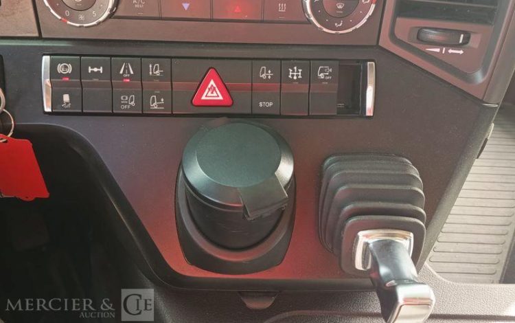 MERCEDES ACTROS 1846 PORTE VOITURE PTAC : 19 TONNES –  DIESEL – 533328 KMS – ANNEE 2018 VIOLET FA-410-WR