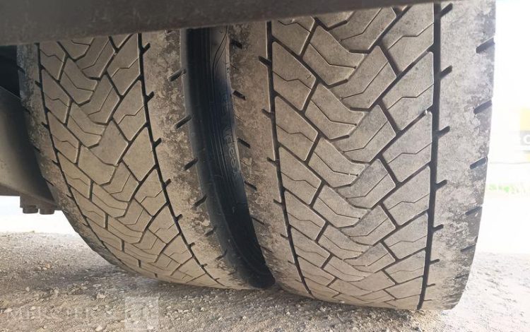 MERCEDES ACTROS 1846 PORTE VOITURE PTAC : 19 TONNES –  DIESEL – 533328 KMS – ANNEE 2018 VIOLET FA-410-WR