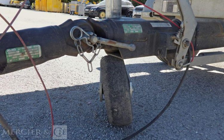 HUBIERE TONNE A EAU 1000L  FE-174-EV