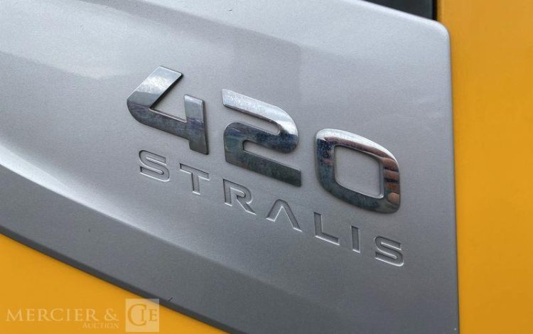 IVECO PORTEUR PORTE ENGINS STRALIS 420 DIESEL – PTAC : 32,25 T -282718 KMS – AN 2019  FG-317-YL