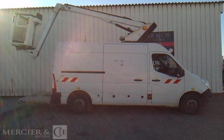 RENAULT MASTER NACELLE SUR VL 12M – 2354H – BLANC FH-236-XT