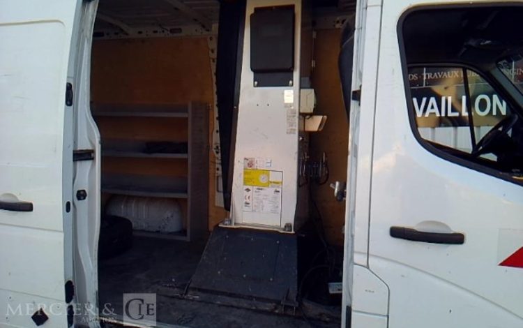 RENAULT MASTER NACELLE SUR VL 12M – 2354H – BLANC FH-236-XT