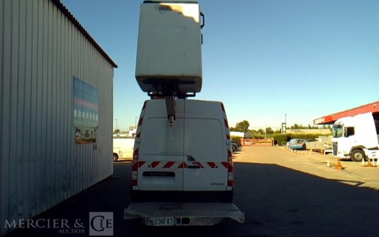RENAULT MASTER NACELLE SUR VL 12M – 2354H – BLANC FH-236-XT