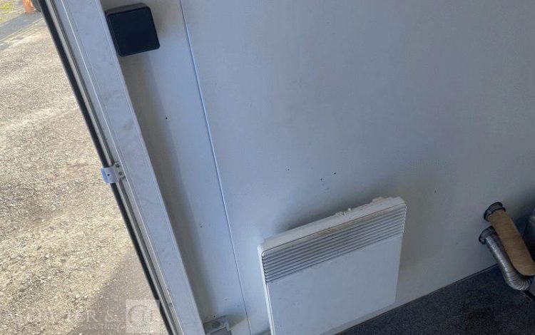 CNSE ABRIS DE CHANTIER 9M2 ISOLE + WC  FK-600-VE