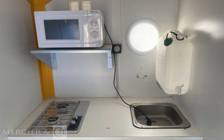 CNSE ABRIS DE CHANTIER 9M2 ISOLE + WC  FK-600-VE
