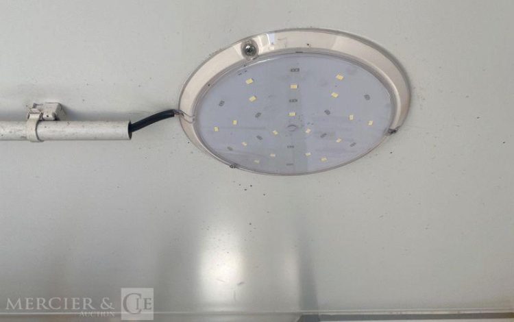 CNSE ABRIS DE CHANTIER 9M2 ISOLE + WC  FK-600-VE
