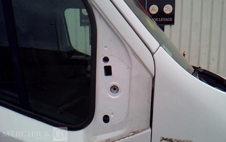 RENAULT MASTER AVEC NACELLE VERSALIFT ETL32-125 12-14M  FT-715-XV