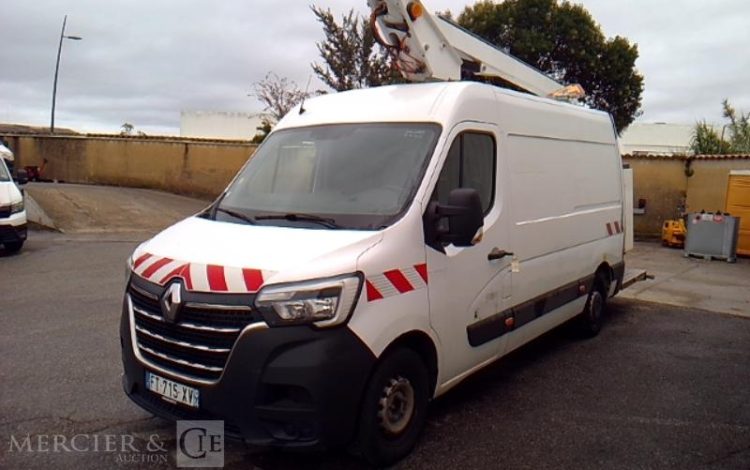 RENAULT MASTER AVEC NACELLE VERSALIFT ETL32-125 12-14M  FT-715-XV