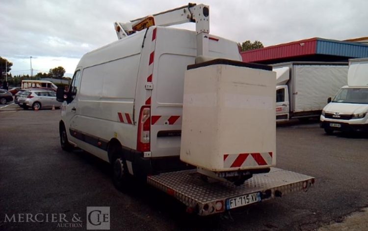 RENAULT MASTER AVEC NACELLE VERSALIFT ETL32-125 12-14M  FT-715-XV