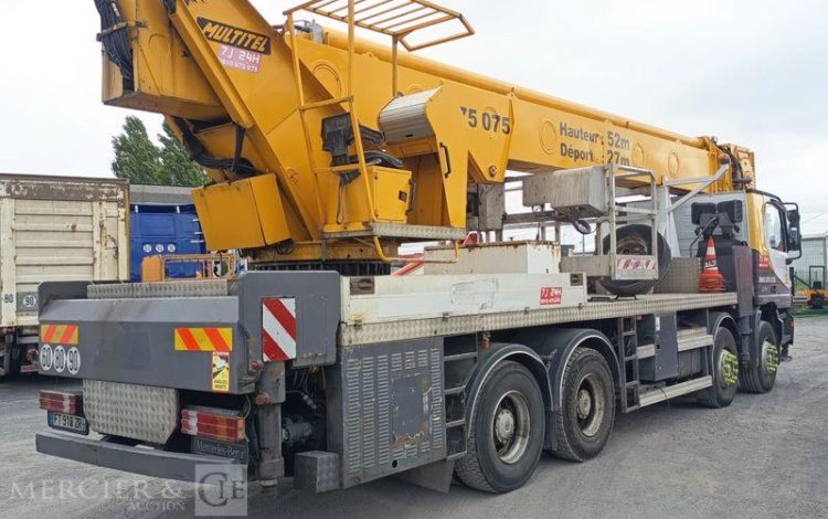 ACTROS AVEC  NACELLE MULTITEL – J352 TA – 52 M – DIESEL – 8454 H – ANNEE 2001  FT-918-ZR