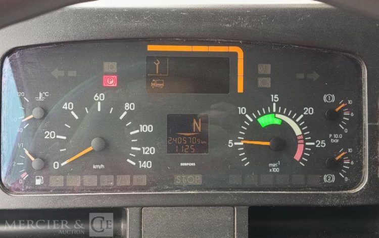 ACTROS AVEC  NACELLE MULTITEL – J352 TA – 52 M – DIESEL – 8454 H – ANNEE 2001  FT-918-ZR