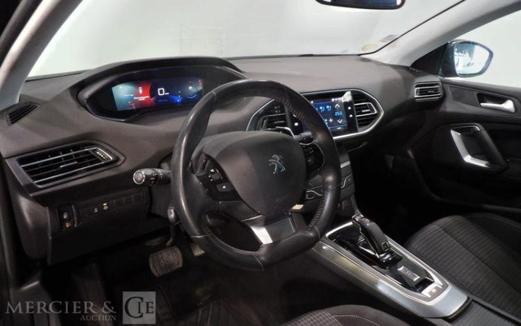 PEUGEOT 308  FV-551-HW