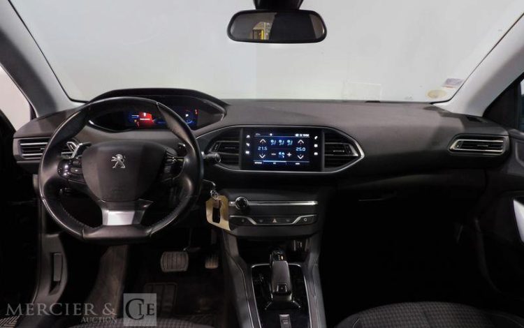 PEUGEOT 308  FV-551-HW
