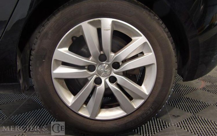 PEUGEOT 308  FV-551-HW