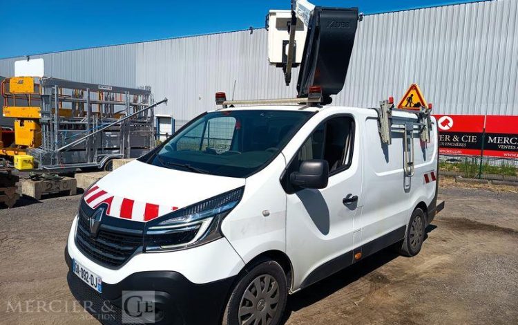 RENAULT TRAFIC 2.0 dCi 16V AVEC NACELLE KLUBB KL21B – DIESEL – 642 HEURES – ANNEE 2021 BLANC GA-092-DJ
