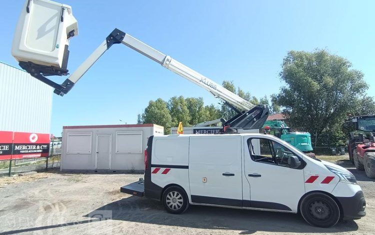 RENAULT TRAFIC 2.0 dCi 16V AVEC NACELLE KLUBB KL21B – DIESEL – 642 HEURES – ANNEE 2021 BLANC GA-092-DJ