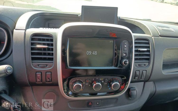 RENAULT TRAFIC 2.0 dCi 16V AVEC NACELLE KLUBB KL21B – DIESEL – 642 HEURES – ANNEE 2021 BLANC GA-092-DJ