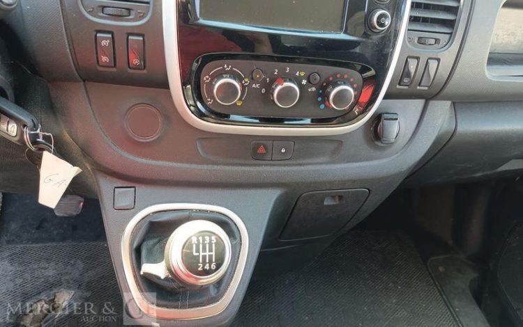 RENAULT TRAFIC 2.0 dCi 16V AVEC NACELLE KLUBB KL21B – DIESEL – 642 HEURES – ANNEE 2021 BLANC GA-092-DJ