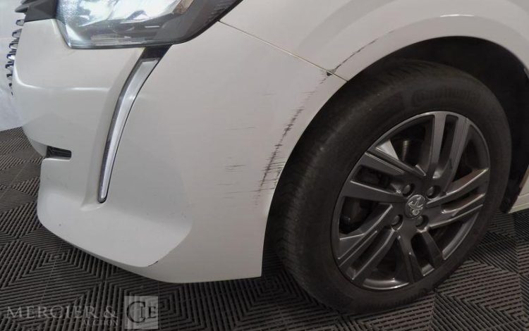 PEUGEOT 208 PURETECH 100CH ACTIVE PACK BLANC GF-956-XS