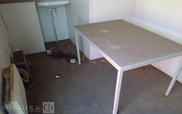 CNSE ABRI CHANTIER 9M2 ISOLE + WC  GG-670-AJ