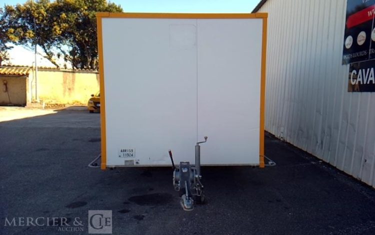 CNSE ABRI CHANTIER 9M2 ISOLE + WC  GG-670-AJ