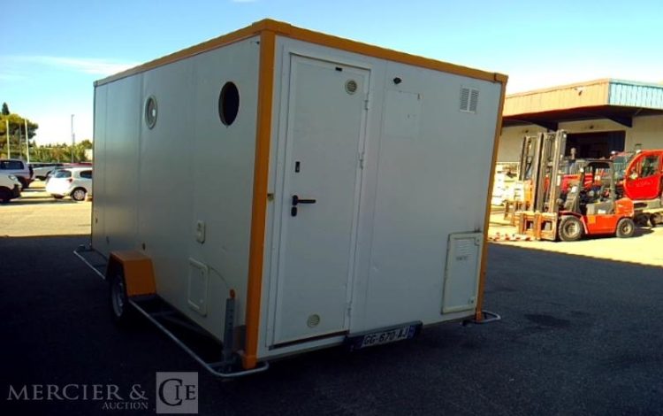 CNSE ABRI CHANTIER 9M2 ISOLE + WC  GG-670-AJ