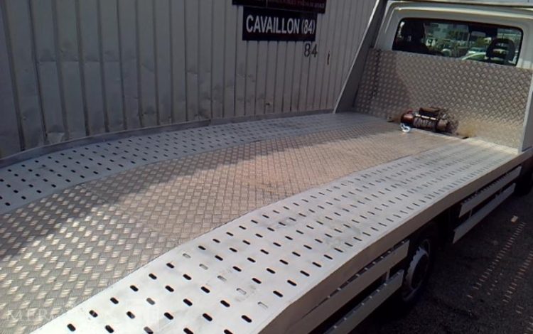 IVECO 35-180  PORTE VOITURE BLANC GJ-369-SF
