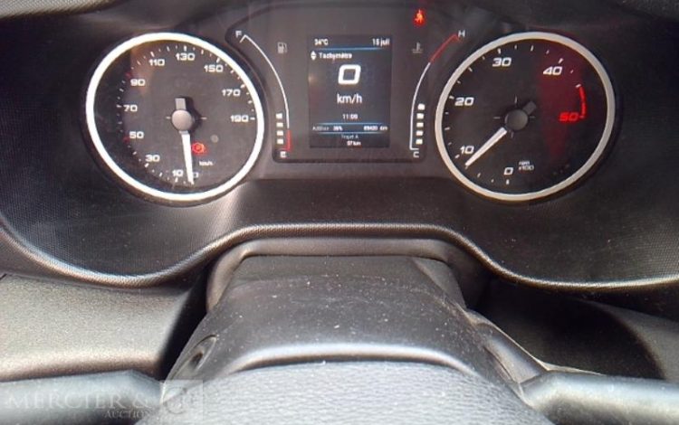 IVECO 35-180  PORTE VOITURE BLANC GJ-369-SF