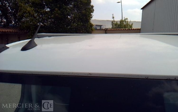 IVECO 35-180  PORTE VOITURE BLANC GJ-369-SF