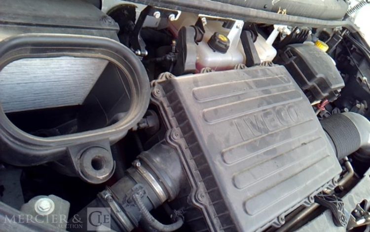 IVECO 35-180  PORTE VOITURE BLANC GJ-369-SF