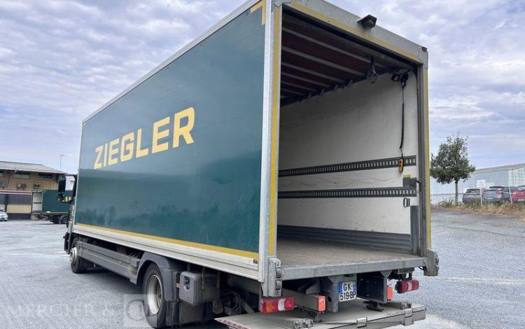MERCEDES ATEGO 1324 CAISSE HAYON VERT GK-519-BP