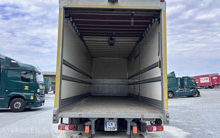 MERCEDES ATEGO 1324 CAISSE HAYON VERT GK-519-BP