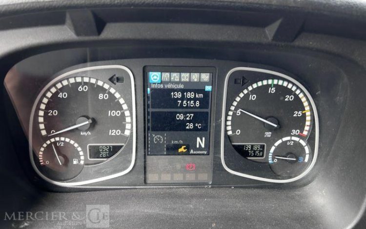MERCEDES ATEGO 1324 CAISSE HAYON VERT GK-519-BP