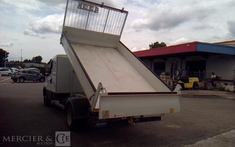IVECO DAILY 35-160 BENNE SIMPLE CABINE COFFRE BLANC GV-378-FM