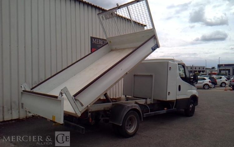IVECO DAILY 35-160 BENNE SIMPLE CABINE COFFRE BLANC GV-378-FM
