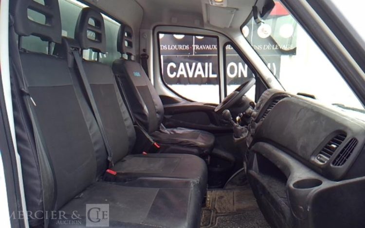 IVECO DAILY 35-160 BENNE SIMPLE CABINE COFFRE BLANC GV-378-FM