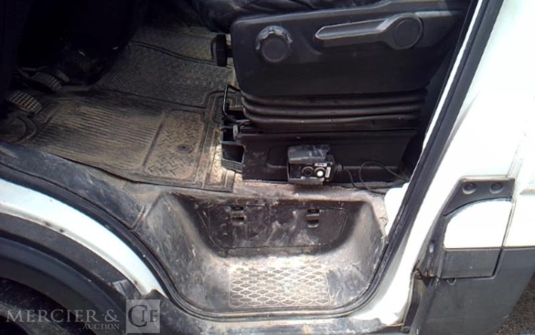 IVECO DAILY 35-160 BENNE SIMPLE CABINE COFFRE BLANC GV-378-FM