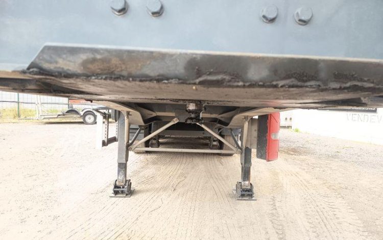 SOCARI SEMI REORQUE BENNE CEREALIERE BASCULANTE 3 ESSIEUX – PTAC 38 TONNES – ANNEE 2024  GX-212-LH