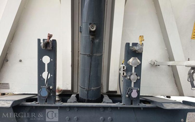 SOCARI SEMI REORQUE BENNE CEREALIERE BASCULANTE 3 ESSIEUX – PTAC 38 TONNES – ANNEE 2024  GX-212-LH