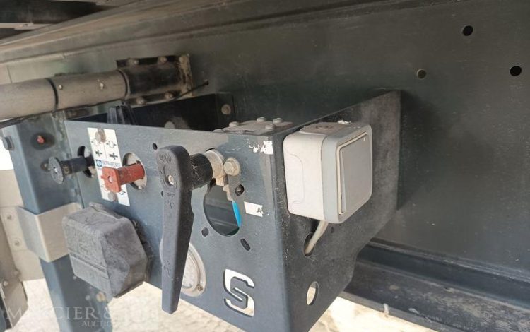 SOCARI SEMI REORQUE BENNE CEREALIERE BASCULANTE 3 ESSIEUX – PTAC 38 TONNES – ANNEE 2024  GX-212-LH