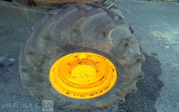 AUSA DUMPER ARTICULE GYRABENNE D600APG – 6T – 3356H – AN2014  GYR010032