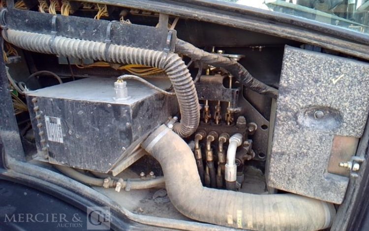 JCB CHARGEUSE ARTICULEE 406 T4 – GODET DROP – 3084H – AN2017  KUB747001