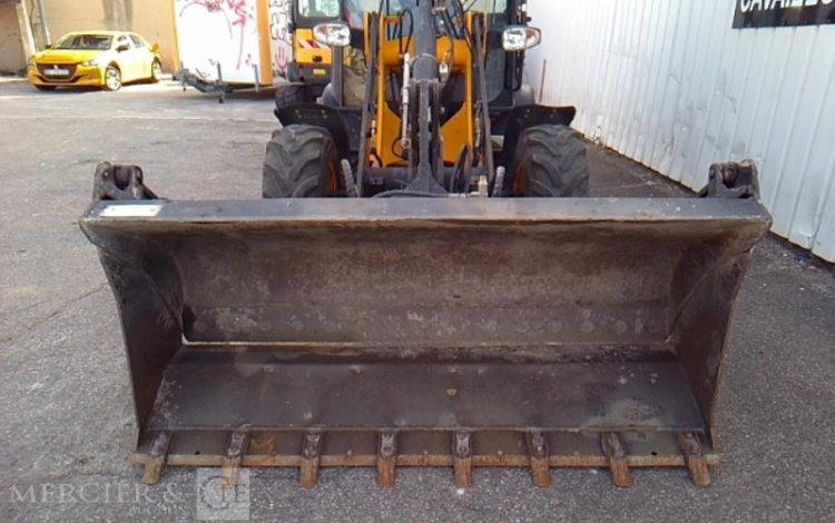 JCB CHARGEUSE ARTICULEE 406 T4 – GODET DROP – 3084H – AN2017  KUB747001